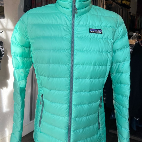 Patagonia Jackets & Blazers - Patagonia Down sweater. Lightweight and wind proof 800-fill.